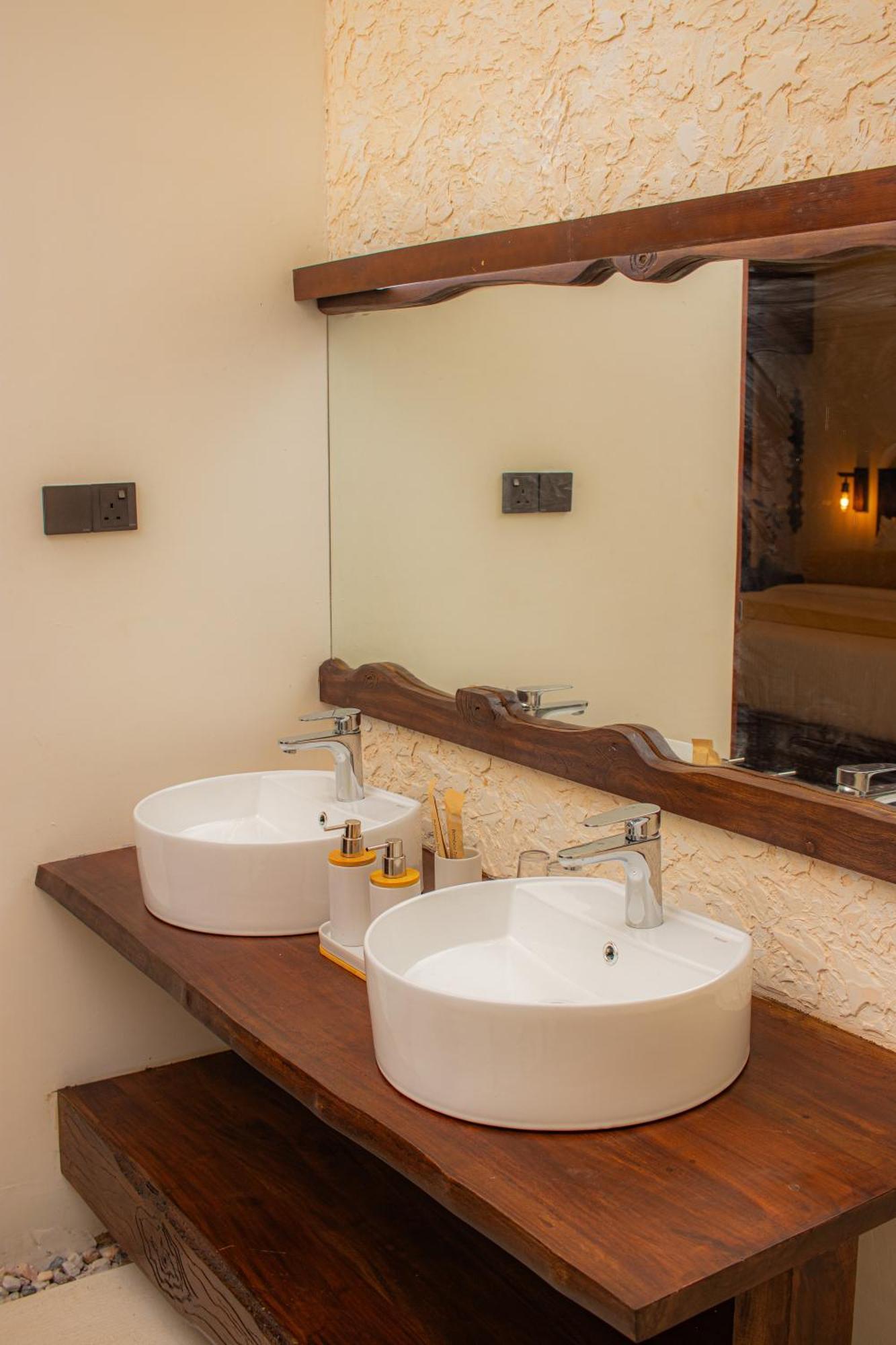 Spicepeek Boutique Hotel Cmb Airport Катунаяка Экстерьер фото
